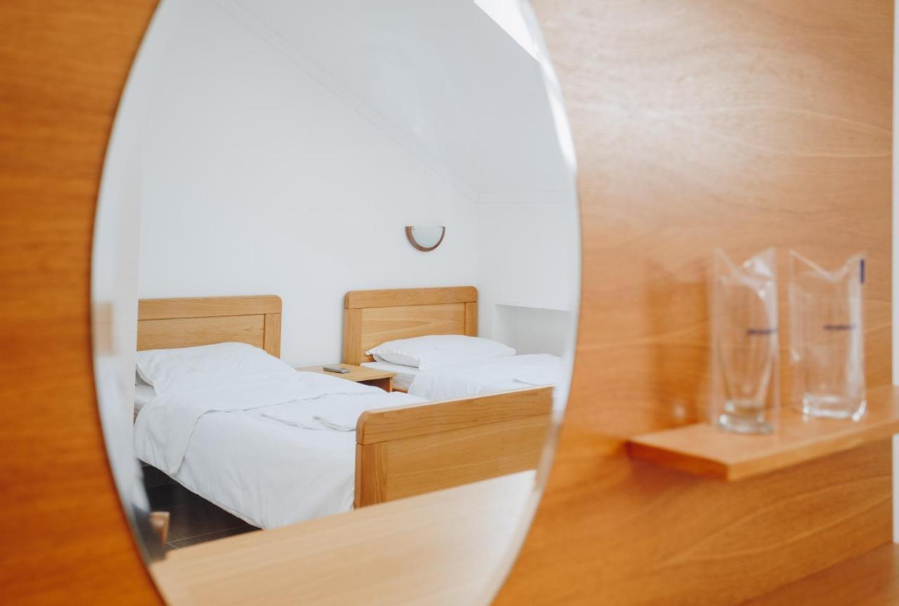 Eco Winery Lipovac Apartments เซทินเจ ภายนอก รูปภาพ