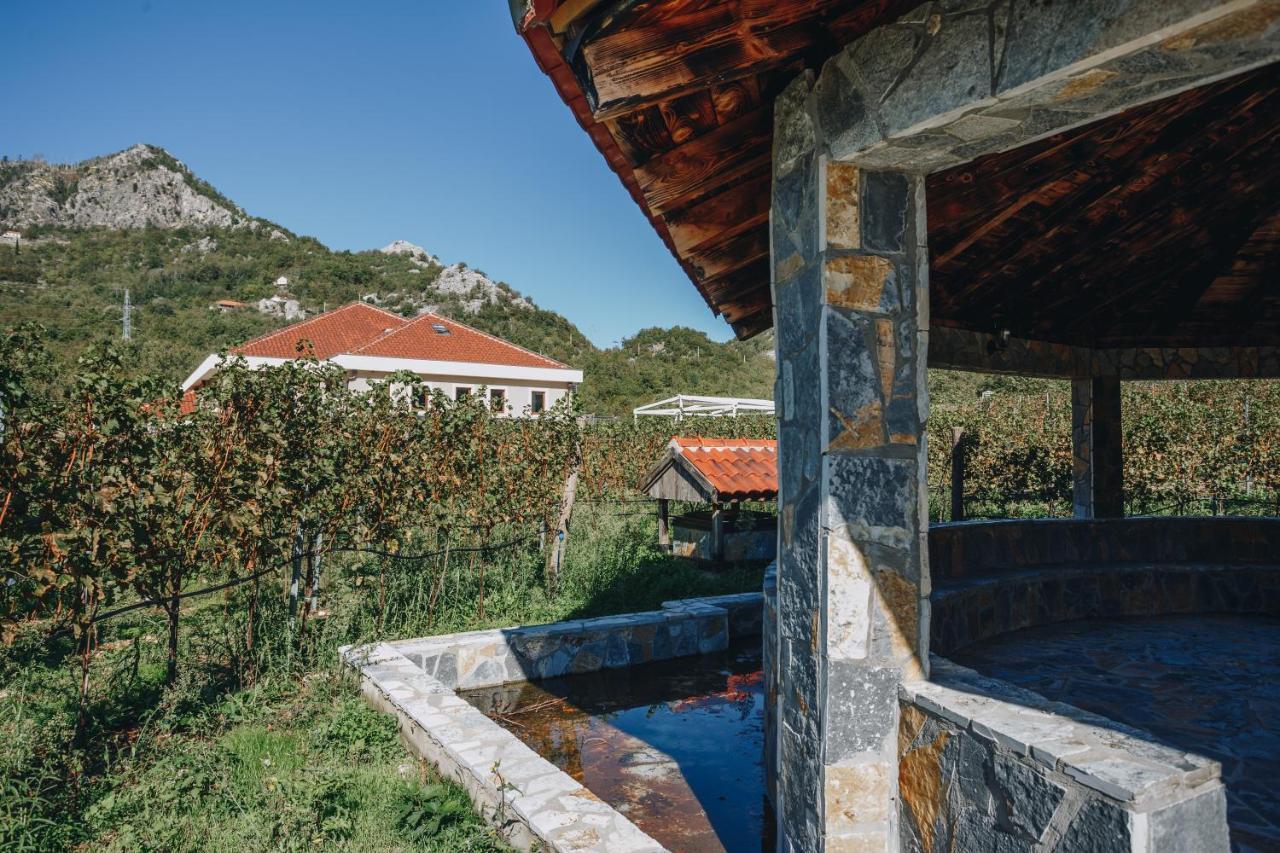 Eco Winery Lipovac Apartments เซทินเจ ภายนอก รูปภาพ